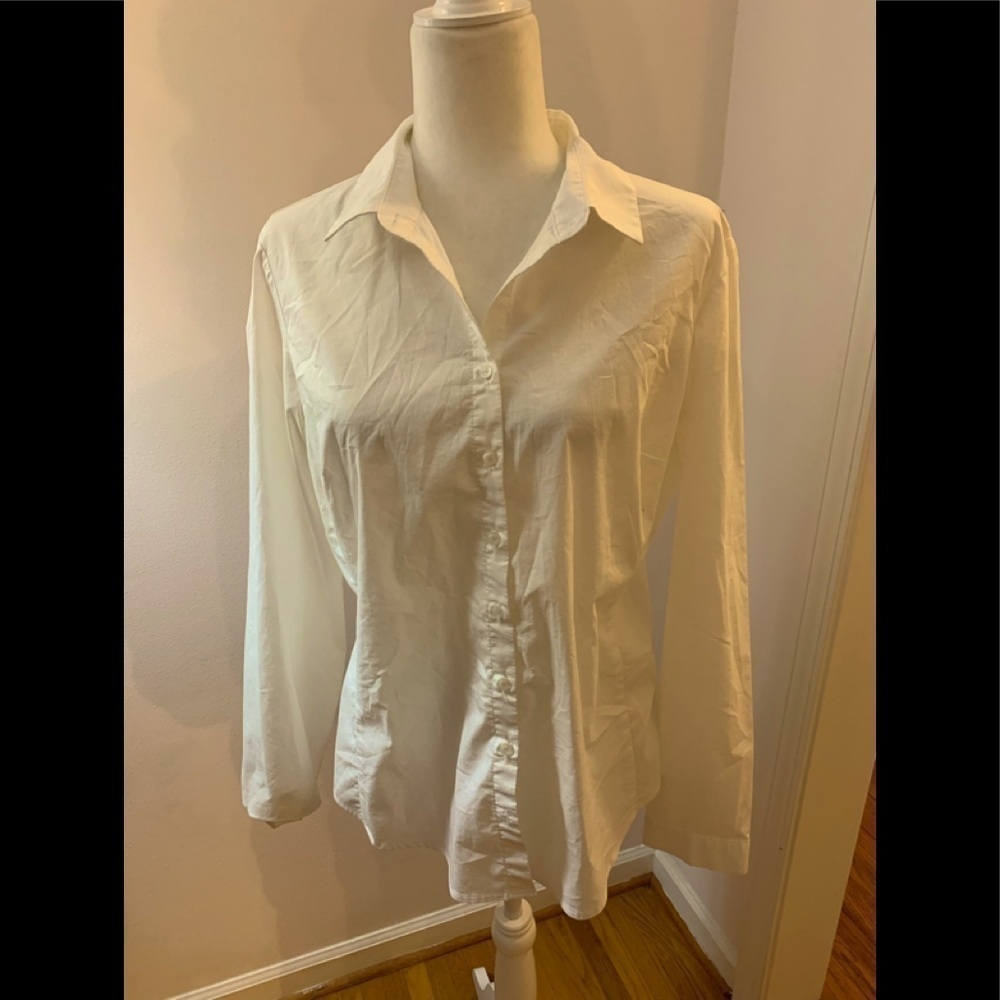 New York & Co. stretch white cotton shirt, size L